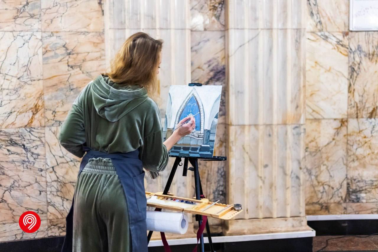 🎨 На станции «Таганская» появилась площадка проекта «Искусство в метро»
Проект позволяет живописцам и графикам творить в самом красивом метрополитене мира | Сетка — социальная сеть от hh.ru