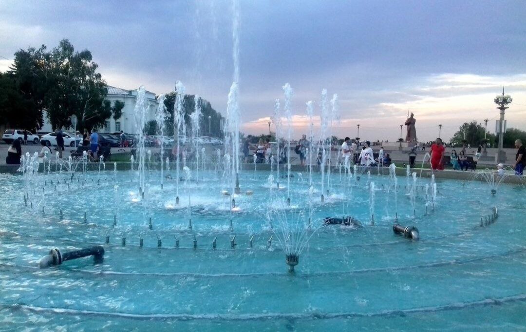🏛Крепостная гора 100 лет назад
В Ставрополе на этом месте находился мавзолей, где были захоронены погибшие в годы Гражданской войны красноармейцы | Сетка — социальная сеть от hh.ru