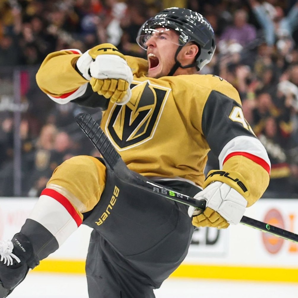 ⚔️ Иван Барбашёв - русский рыцарь!
В прошлом сезоне:
82 игры, 45 очков (19+26);
В нынешнем сезоне:
26 игр, 28 очков (13+15);
Лучший сезон в карьере: 2021-22:
81 игра, 60 очков (26+34) | Сетка — социальная сеть от hh.ru