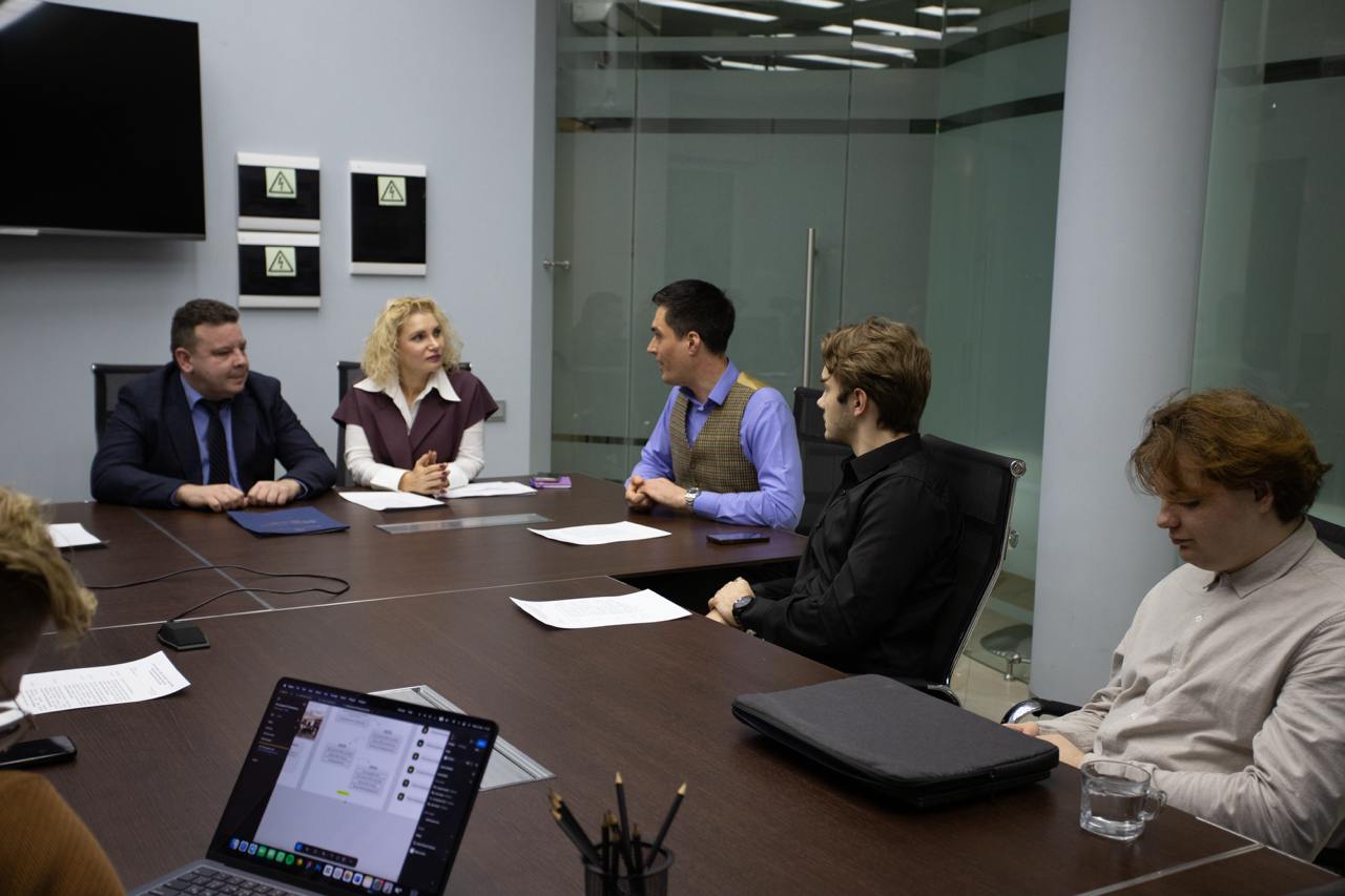 ⚡️Итоги XVIII заседания «Альянса молодых гуманитариев»
4 декабря у участников клуба состоялась встреча с главным специалистом-экспертом Отдела административно-
финансового и кадрового обеспечения, Пре... | Сетка — социальная сеть от hh.ru