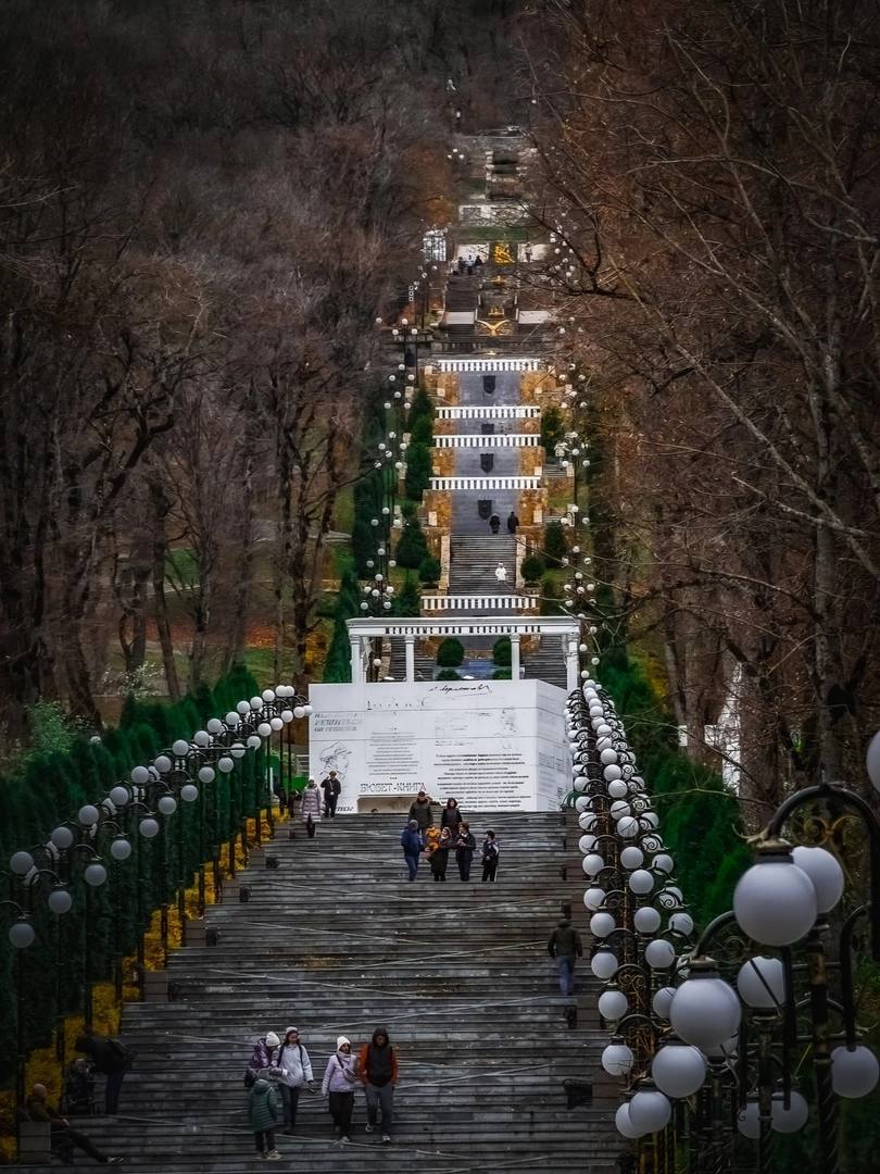 Каскадная лестница в Железноводске
📷 Артем Юхно
@stavropolyevibe | Сетка — социальная сеть от hh.ru