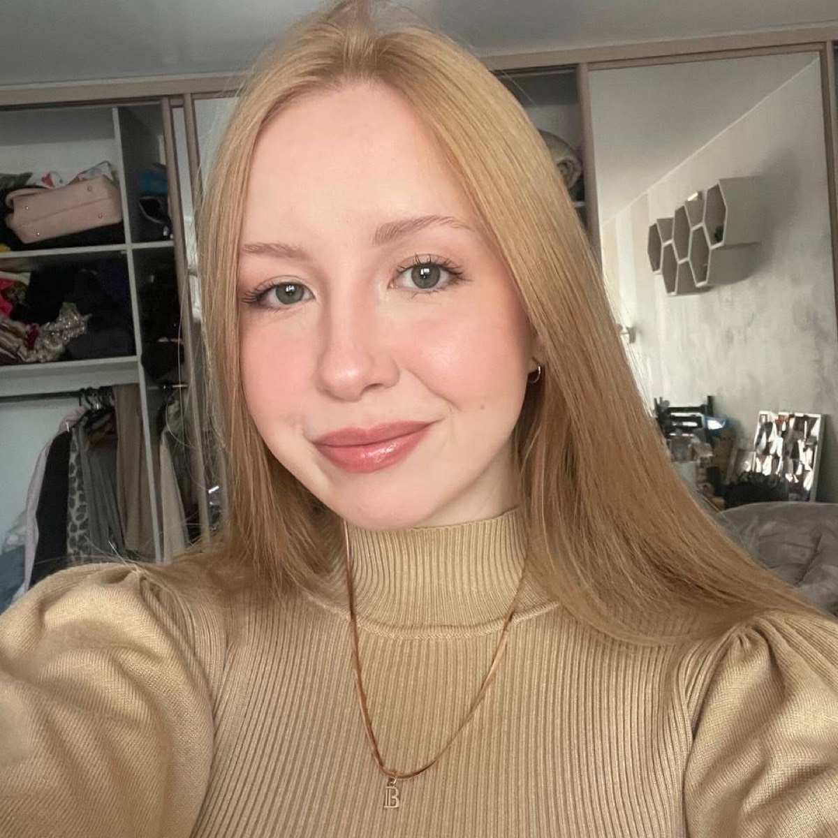 Варя Ильюшенкова | Сетка — социальная сеть от hh.ru