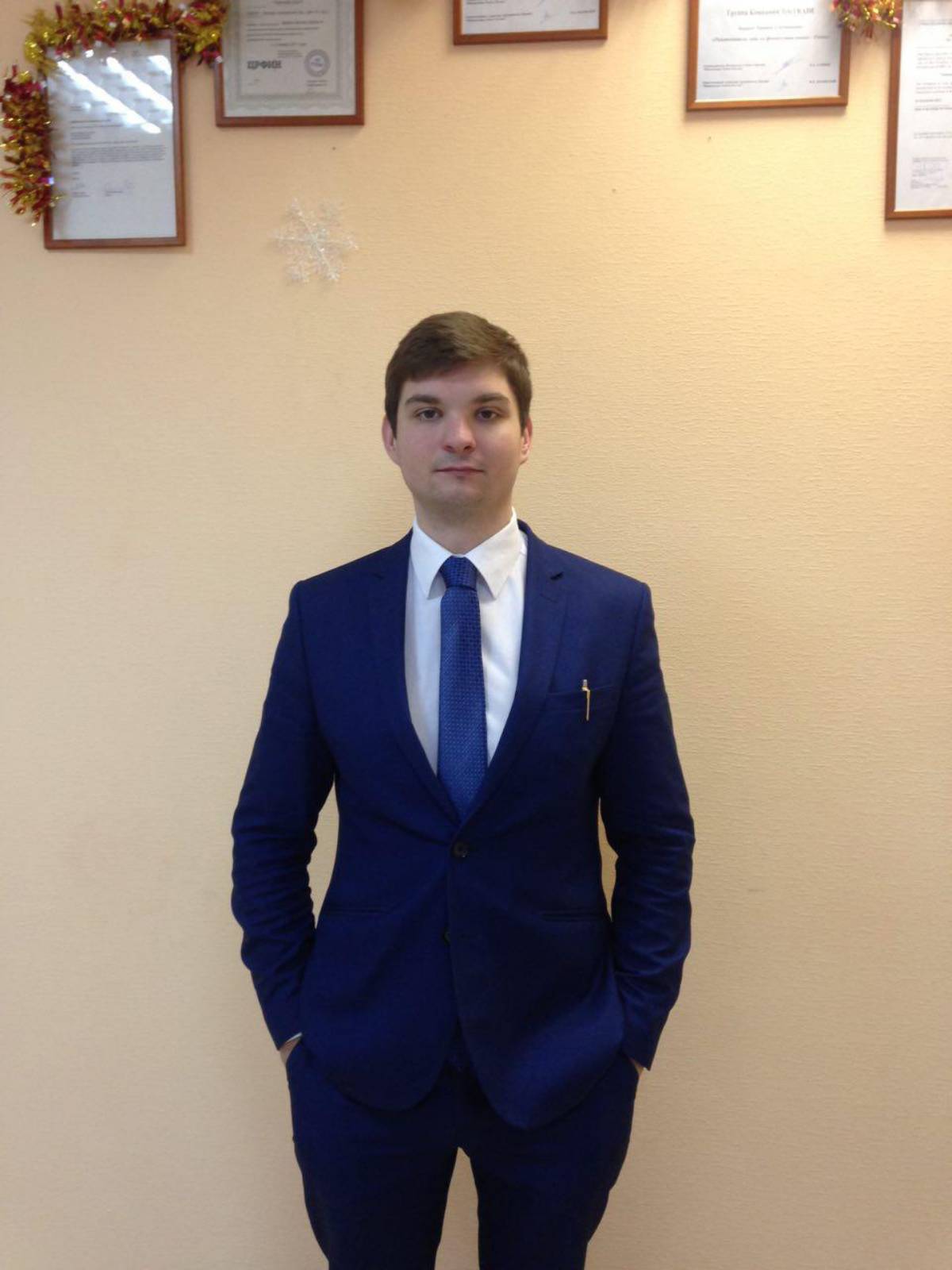 Dmitryu Lazarev | Сетка — социальная сеть от hh.ru