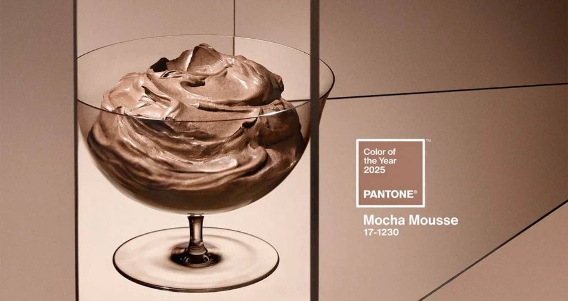 Pantone назвал Mocha Mousse главным цветом 2025 года. Это шоколадно-коричневый оттенок#цветгода #2025 | Сетка — социальная сеть от hh.ru