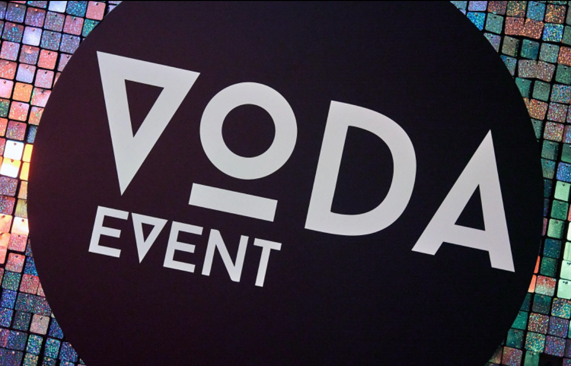 Дополнительное мероприятие от VODA.EVENT.
Оснащение светом и экраном, букинг артистов - NATASHA WAX & SONY VIBE, декорирование площадки и фото зона, гоу гоу шоу. | Сетка — социальная сеть от hh.ru