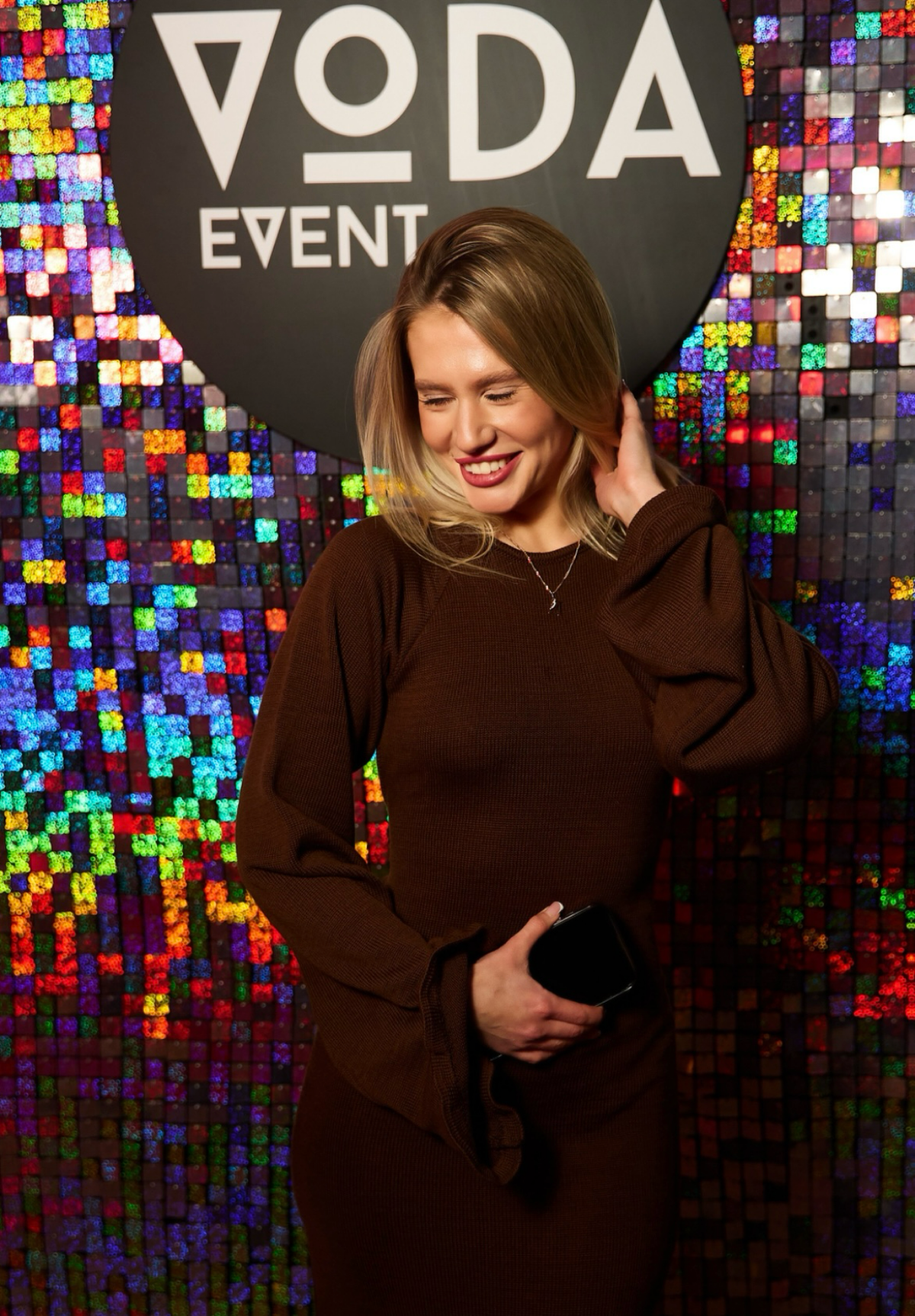 Дополнительное мероприятие от VODA.EVENT.
Оснащение светом и экраном, букинг артистов - NATASHA WAX & SONY VIBE, декорирование площадки и фото зона, гоу гоу шоу. | Сетка — социальная сеть от hh.ru