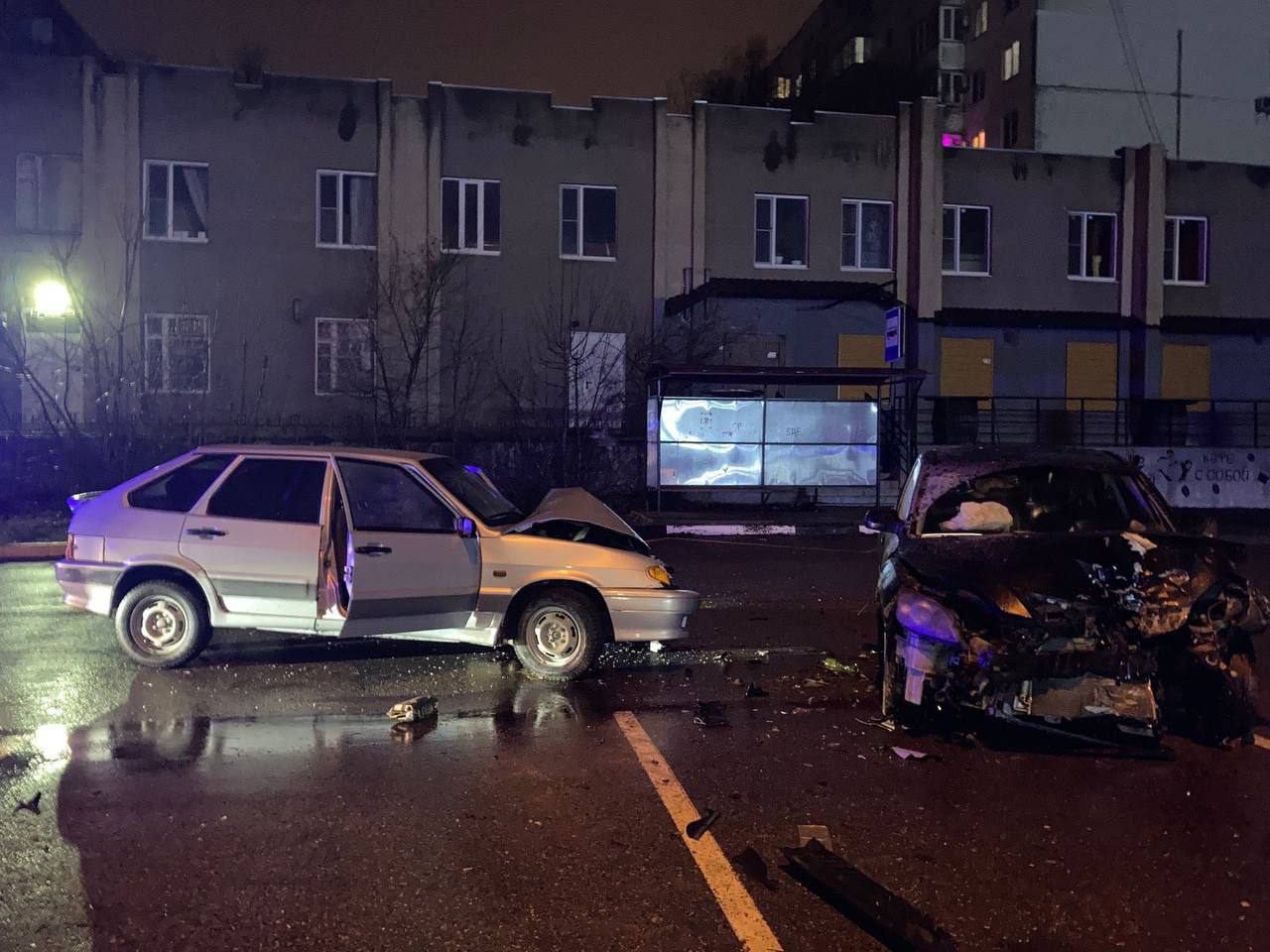 В Буденновске 6 декабря нетрезвый водитель автомобиля Мазда спровоцировал ДТП на ул. Озерная
Он выехал на встречную полосу и столкнулся с автомобилем ВАЗ-2114 | Сетка — социальная сеть от hh.ru