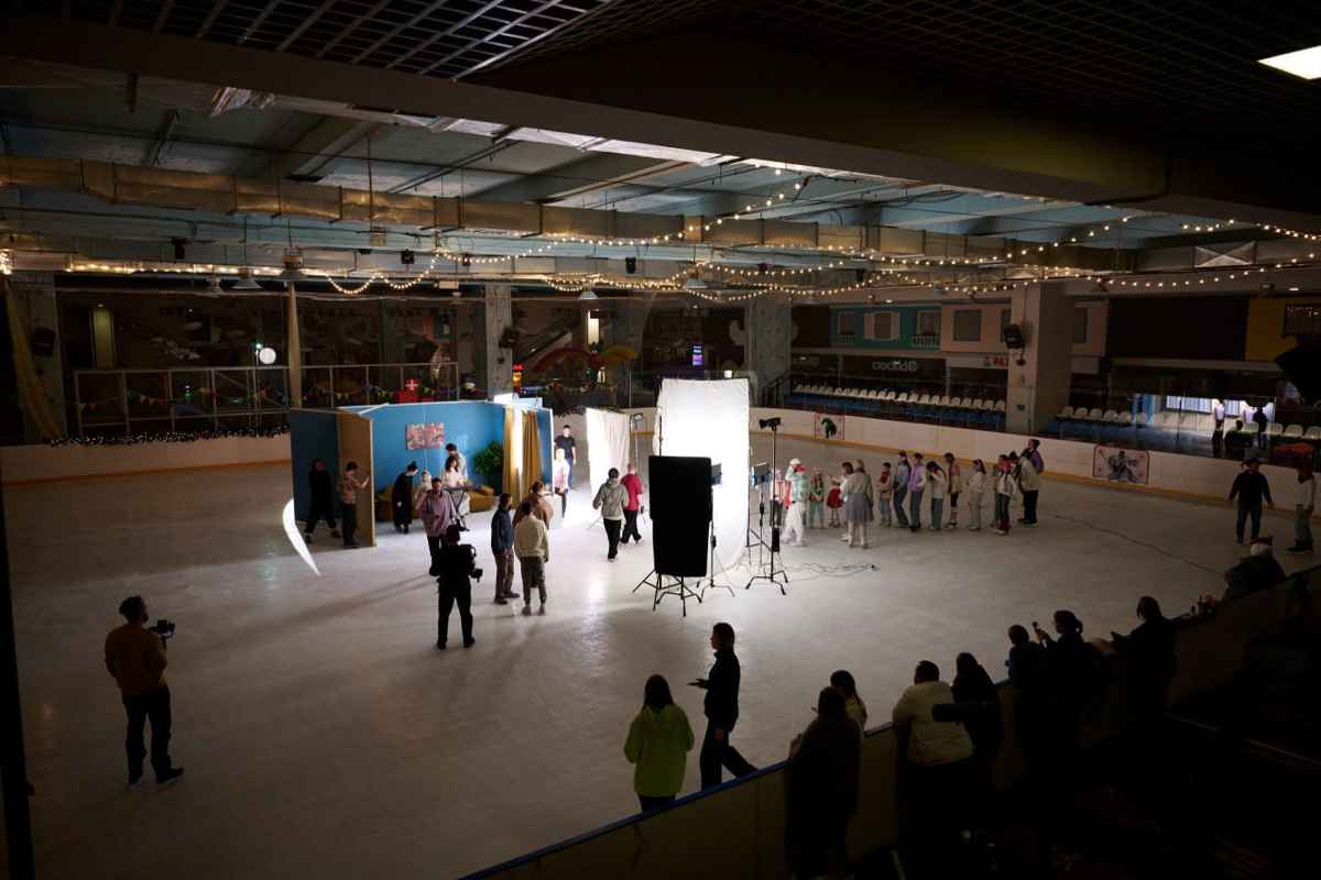 🎬 Новогоднюю к/м комедию снимают ребята-энтузиасты в Самаре
Называется ⭐️ “Сбудется!”. Про новогодний корпоратив, который идёт не по плану | Сетка — социальная сеть от hh.ru