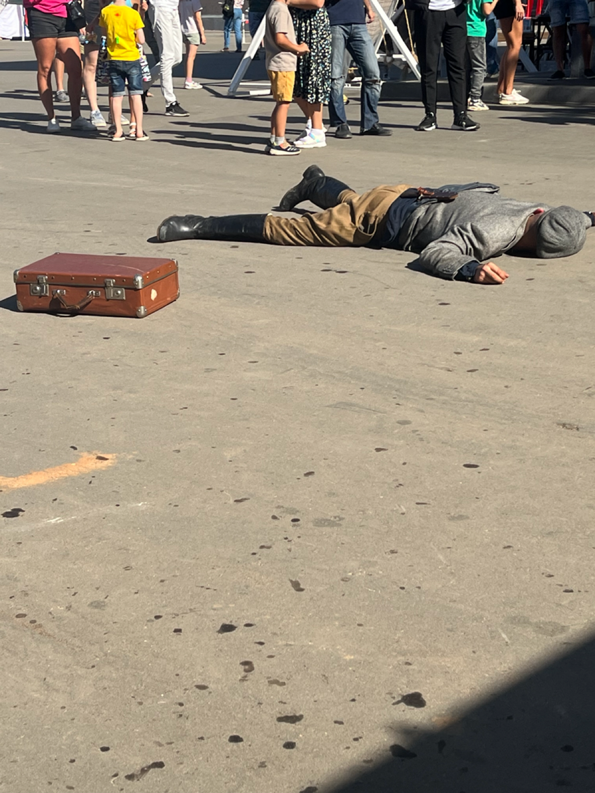 Когда я работала в крупном торговом холдинге. У нас был с президентом компании такой некий « прикол»он вызывал нас , менеджеров по персоналу и озвучивал горящие вакансии | Сетка — социальная сеть от hh.ru