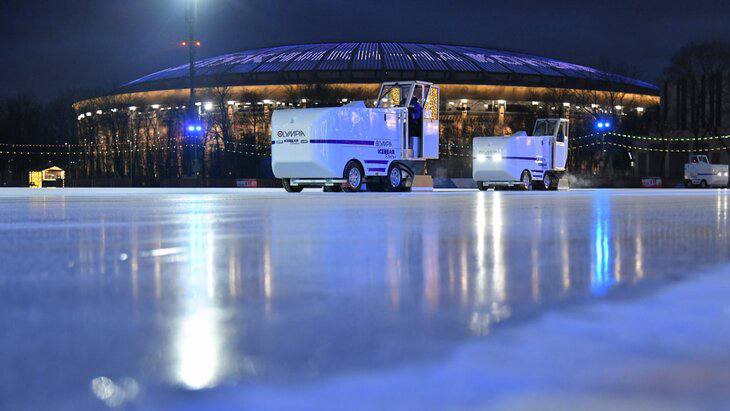 ⛸️ Один из самых больших катков Москвы открылся в «Лужниках»
Сеансы:
Пн - выходной
Вт-Пт 16:00-18:30; 19:30-22:30
Сб-Вс 09:30-11:30; 12:30-15:00; 16:00-18:30; 19:30-22:30
В течение всего сезона на кат... | Сетка — социальная сеть от hh.ru