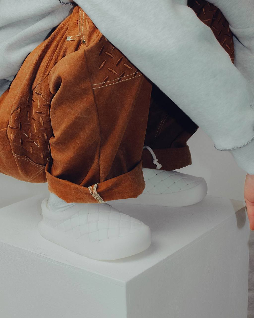 🐴 бренд «ништяк браток» из Йошкал-Олы создал русские «кроксолапти».
﻿﻿• верх - плетение, как у лаптя | Сетка — социальная сеть от hh.ru