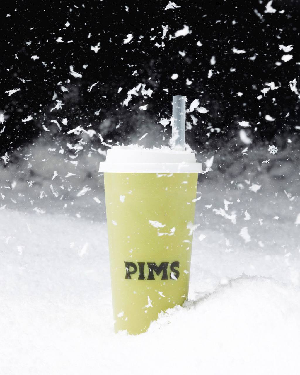 Пуховики PIMS и напитки FABLE! Ой, точнее наоборот 🔄 
Пример интересной коллаборации бренда одежды и всеми известной чайной | Сетка — социальная сеть от hh.ru