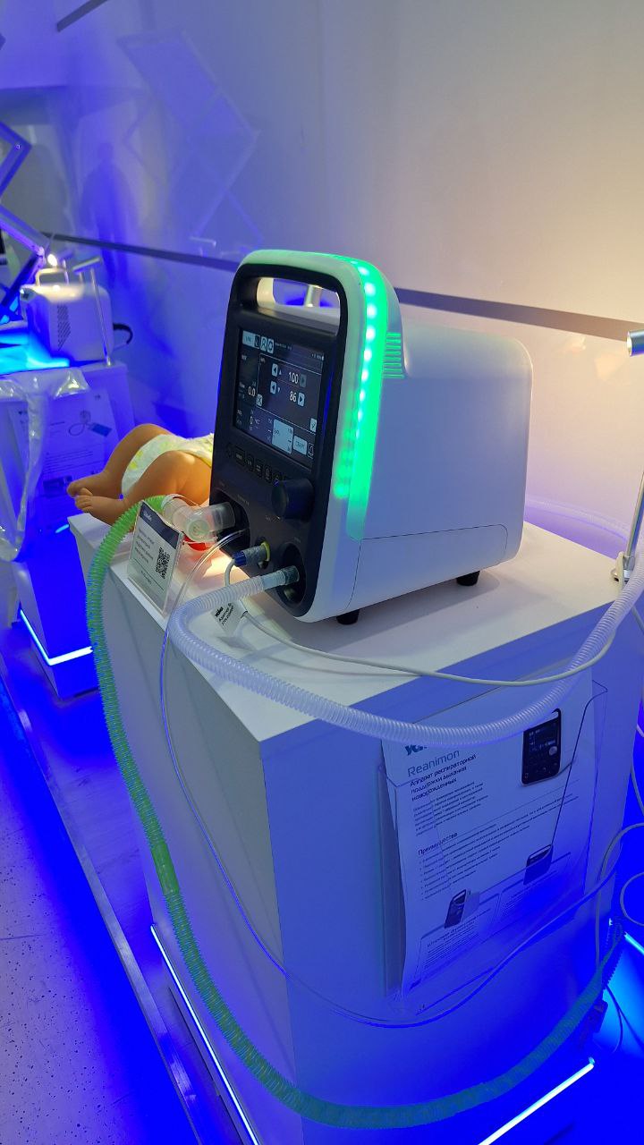 В автобусе на обратный самолёт встретила Сергея Шашмурина (не побоюсь сказать, что пожалуй с практики у него и Алексея Быкова начался мой путь в промдизайн для медицины) 
В этом году их предприятие то... | Сетка — социальная сеть от hh.ru