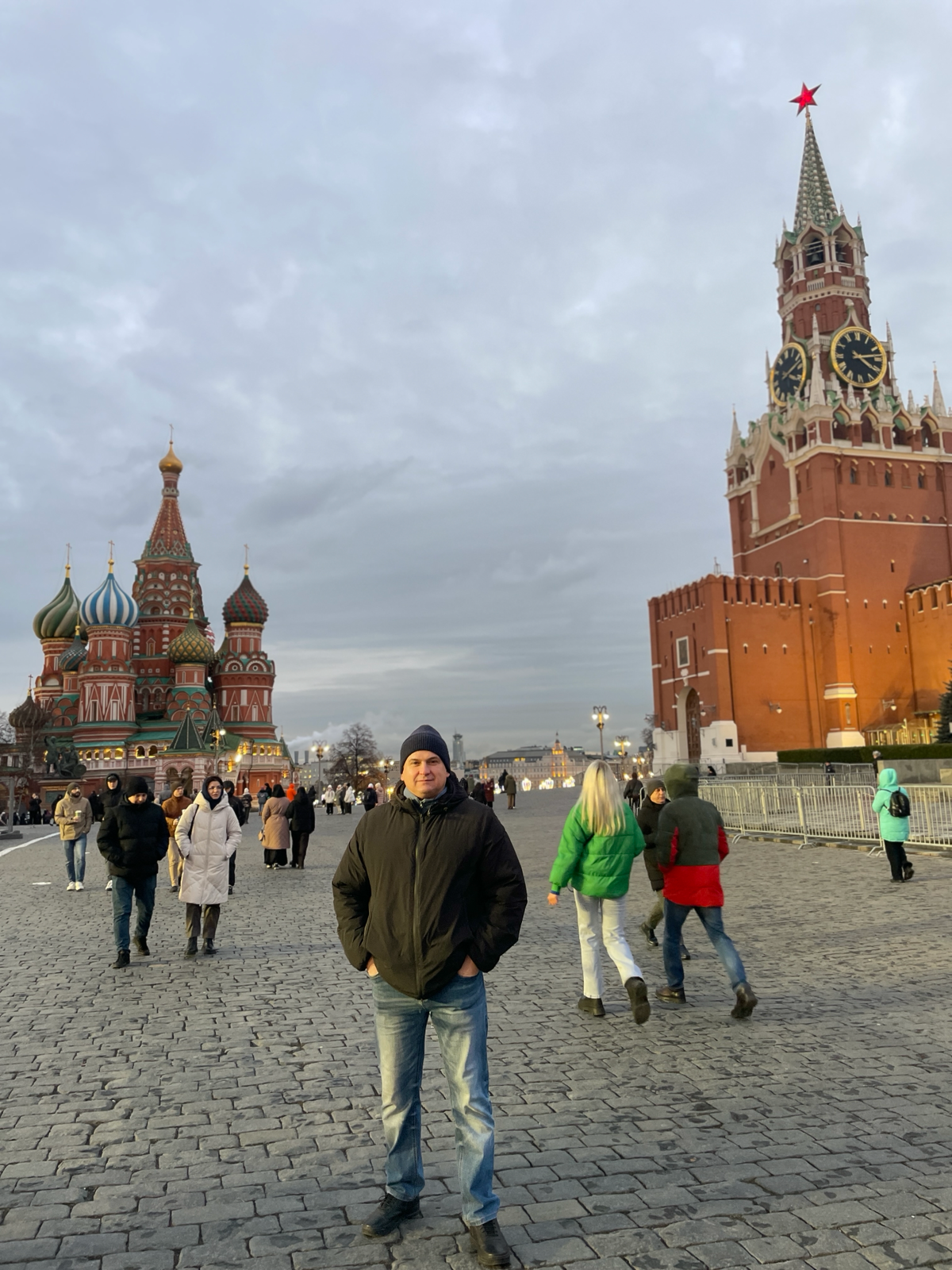 Сколько риэлторов останеться без работы в 2025? Много! Но те, кто пройдет у меня обучение, останутся и будут лучшие на рынке недвижимости!
#тренингпродаж #тренингпереговоров #менеджерпопродажам #риэлт... | Сетка — социальная сеть от hh.ru