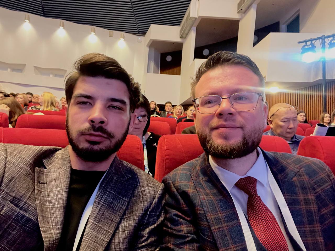 Сегодня в Москве. Первый день международного инфекционного форума.
Красиво. Полезно. Буду рассказывать эти 4 дня, что нового в мире инфектологии | Сетка — социальная сеть от hh.ru