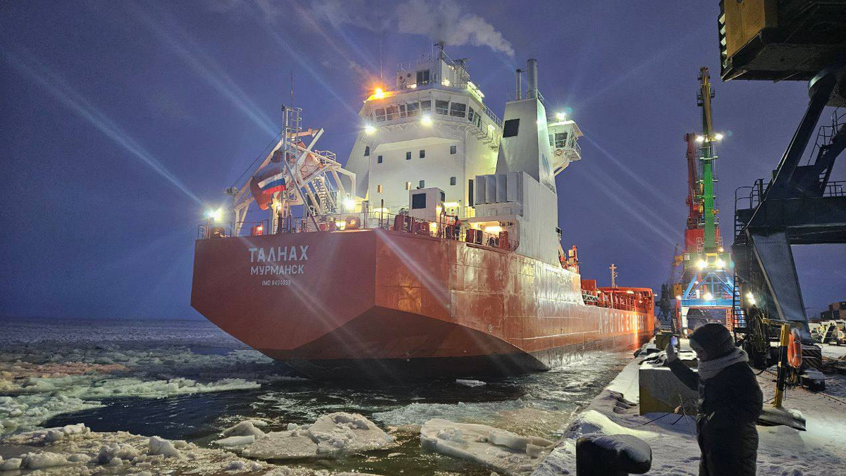 "Навигация в самом северном порту России, Певеке, завершилась — последним судном стал теплоход «Талнах».
На Ямале же жизнь кипит круглый год | Сетка — социальная сеть от hh.ru