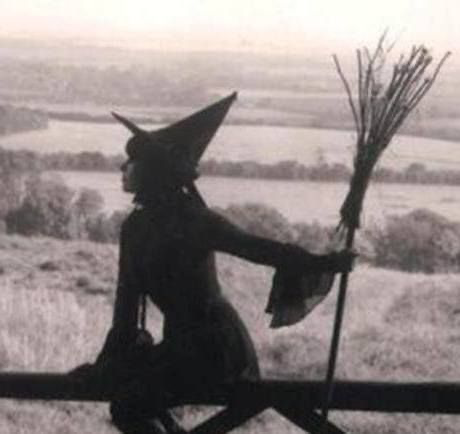 #книгатеней
⚡️Специально для сильнейших ведьм нашего сообщества подготовили анализ российского рынка HRM систем 🔮
https://docs.google | Сетка — социальная сеть от hh.ru