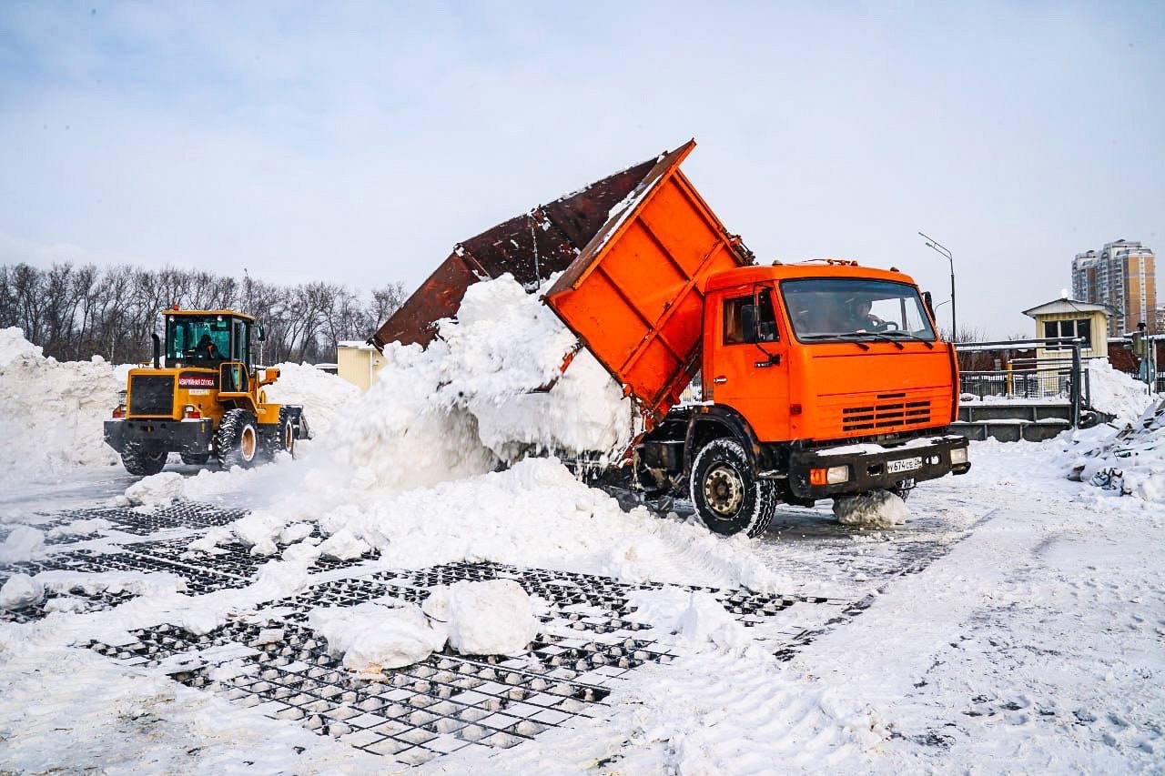 ❗️Снегосплавные пункты в круглосуточном режиме работают в столице
👷«Специалисты Комплекса городского хозяйства подготовили для работы в осенне-зимний период 51 стационарный снегосплавный пункт, их общ... | Сетка — социальная сеть от hh.ru