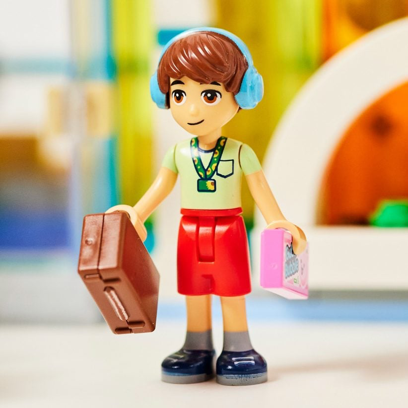 Lego выпускает игрушечные фигурки с ремешками в виде подсолнухов, символизирующие скрытые недостатки | https://Mozaiq | Сетка — социальная сеть от hh.ru