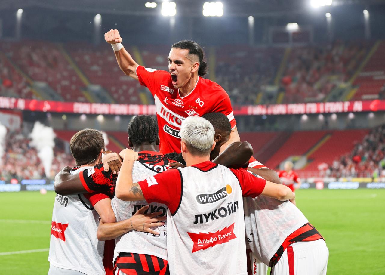 Как и какой спорт поддерживает Альфа-банк:
⚽️ Российский футбол: клубы «Спартак-Москва», «Акрон», «Енисей», «Сибирь», «Волгарь», «Челябинск», «Машук-КМВ», «Черноморец», «Эгриси» | Сетка — социальная сеть от hh.ru