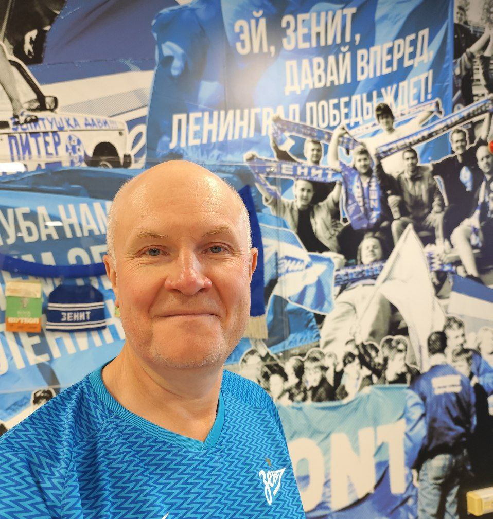 Поздравляю с Всемирным днём футбола!
Мой путь к футболу начался, как и у многих мальчишек Советского Союза, с дворовых баталий | Сетка — социальная сеть от hh.ru