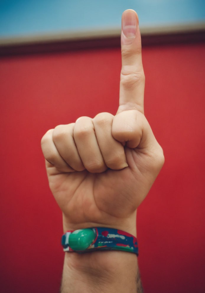 Почему клиенты путают ваш бренд с конкурентами 


Если ваш бренд слишком похож на других, это проблема. Клиенты просто забудут, кто вы. 


Бренд должен выделяться — по стилю, голосу, посылу | Сетка — социальная сеть от hh.ru