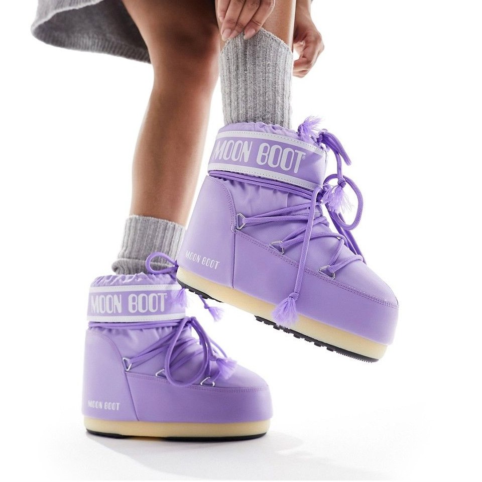 ❄️Время ПРИШЛО❄️ 
И сегодня про ЛУНОХОДЫ!
Уже более 50-ти лет сапоги-луноходы являются частью культуры апре-ски. 🎿
Après-ski переводится с французского как «после лыж» | Сетка — социальная сеть от hh.ru