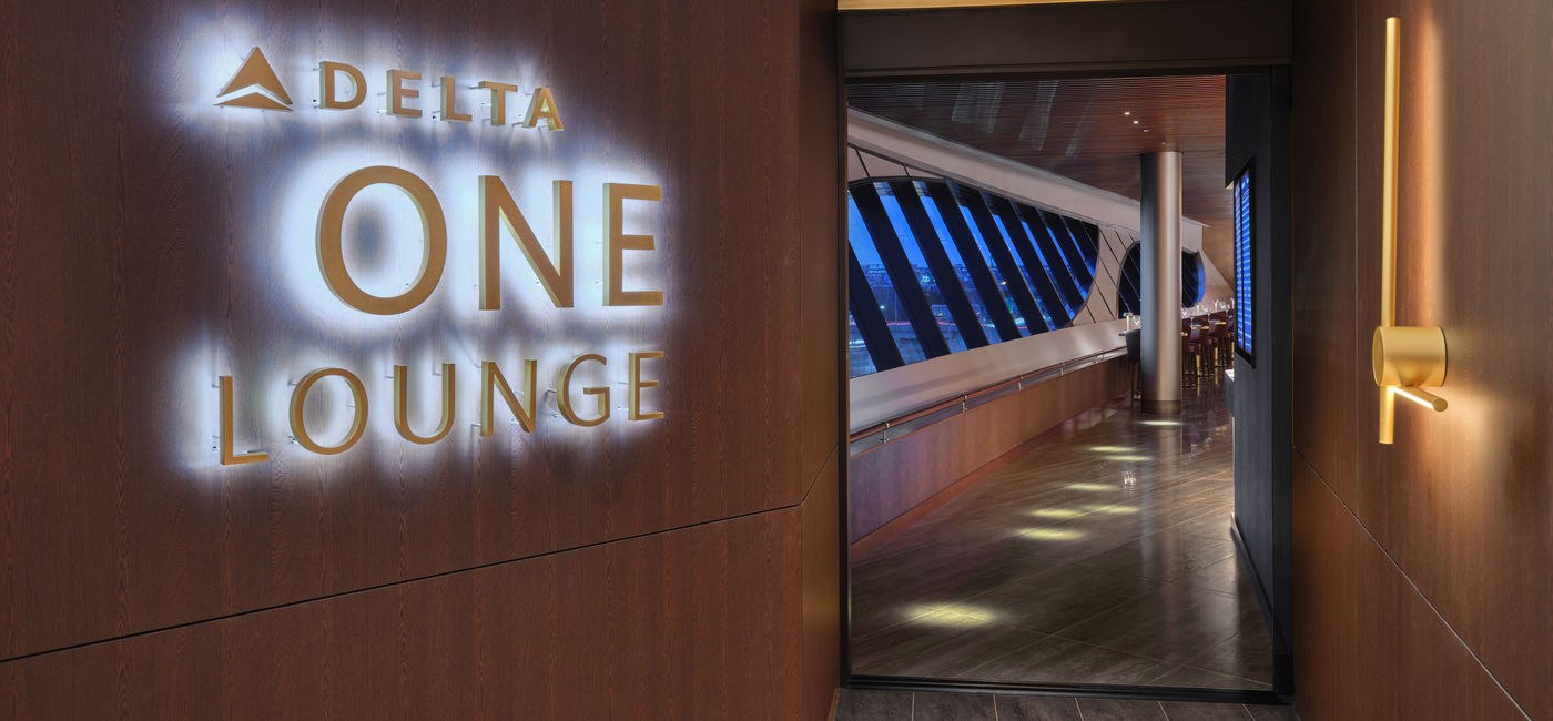 Delta Air Lines открывает третий зал ожидания Delta One в международном аэропорту Бостона Логан
Delta Air Lines расширяет свой новый зал ожидания премиум-класса Delta One, открыв на этой неделе новый ... | Сетка — социальная сеть от hh.ru