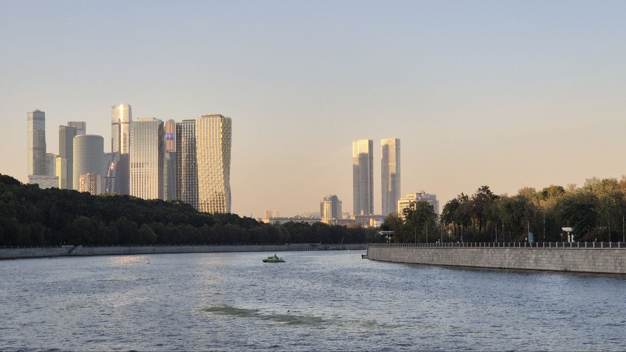 Как понять, что ваш проект стал highload?🚀🚀🚀
Если у вас есть проект (а с вероятностью 50/50 он у вас есть, раз вы здесь и читаете меня), то вы точно не пропустите тот момент, когда вдруг вчера все раб... | Сетка — социальная сеть от hh.ru