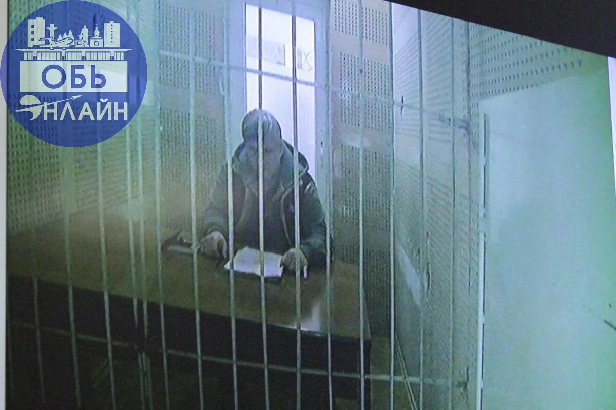 ↗ Экс-депутат Андрей Дарвин проведёт встречу Нового года за решёткой
Адвокат не смог повлиять на судей — не нашлось причин выпустить его под домашний арест | Сетка — социальная сеть от hh.ru