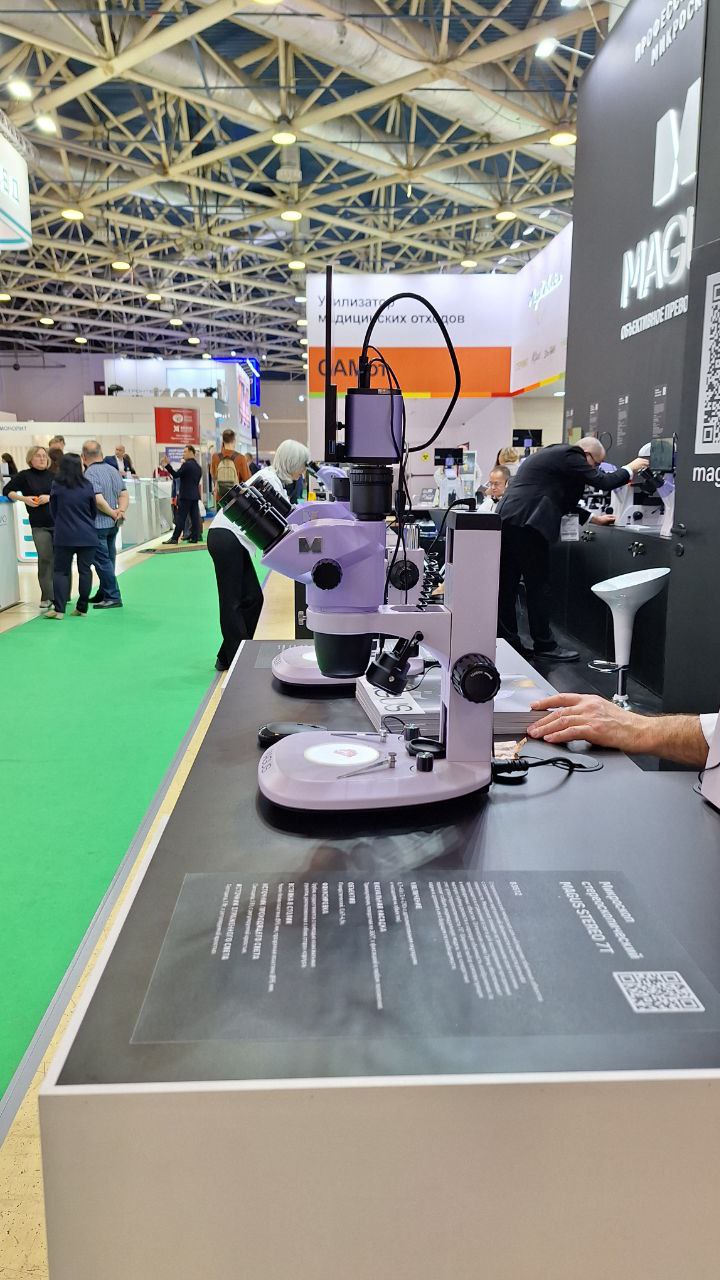 Ещё на Здраво мне приглянулось вот такое простенькое решение — покрасить уже готовые корпуса (видно в разное время сделанные) в одни и те же цвета | Сетка — социальная сеть от hh.ru