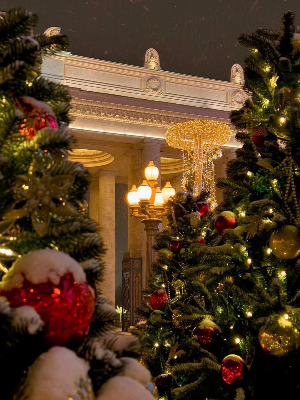 🎄Московские парки готовы к Новому году
🚌Парк Сокольники, Парк Горького
📲Подпишитесь на Вдвижении | Сетка — социальная сеть от hh.ru