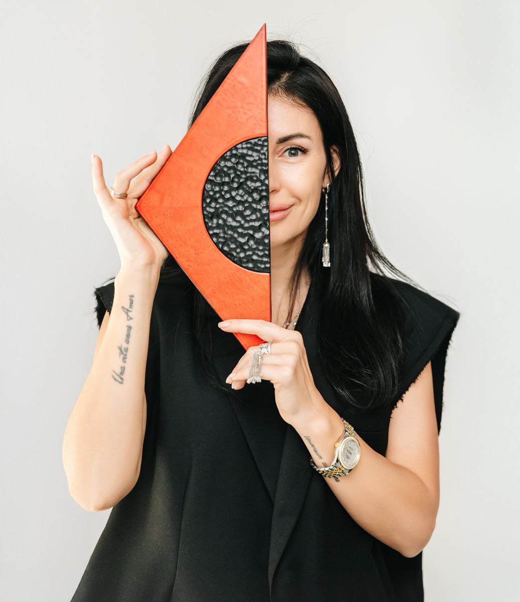 Дизайнер Екатерина Реброва рассказала и показала журналу WA, как живут настоящие звезды спорта, — для защитника футбольного клуба «Спартак» Никиты Чернова и его семьи она оформила эффектный авторский ... | Сетка — социальная сеть от hh.ru