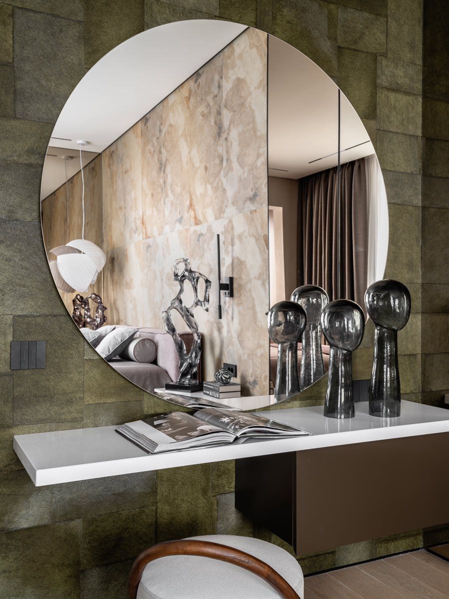 Дизайнер Екатерина Реброва рассказала и показала журналу WA, как живут настоящие звезды спорта, — для защитника футбольного клуба «Спартак» Никиты Чернова и его семьи она оформила эффектный авторский ... | Сетка — социальная сеть от hh.ru