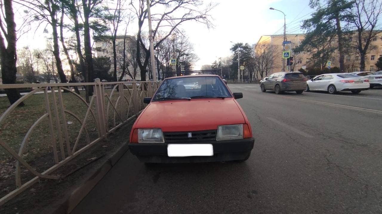 В Ставрополе пожилой водитель сбил девушку на «зебре»Вчера на улице Мира водитель ВАЗ-2109 сбил 16-летнюю девушку, переходившую дорогу по нерегулируемому пешеходному переходу | Сетка — социальная сеть от hh.ru