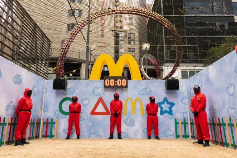 В преддверии выхода второго сезона «Игры в кальмара» McDonald’s Australia и Netflix впервые в мире запустили новое меню «Squid Game Meal» | Сетка — социальная сеть от hh.ru
