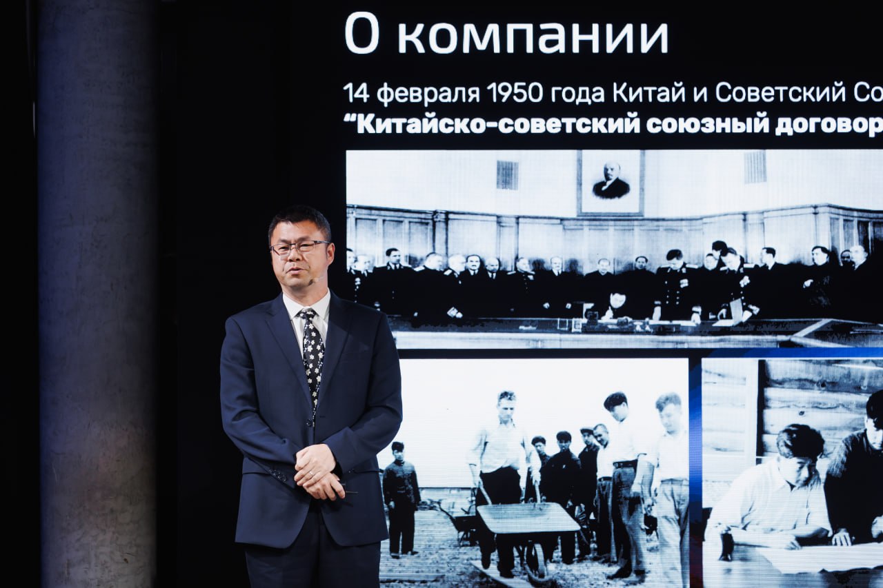 10 декабря бренд BESTUNE презентовал лифтбек B70 и кроссовер T90 🎉
Но не только автомобили привлекли внимание: мы в восторге от мультимедийной инсталляции | Сетка — социальная сеть от hh.ru