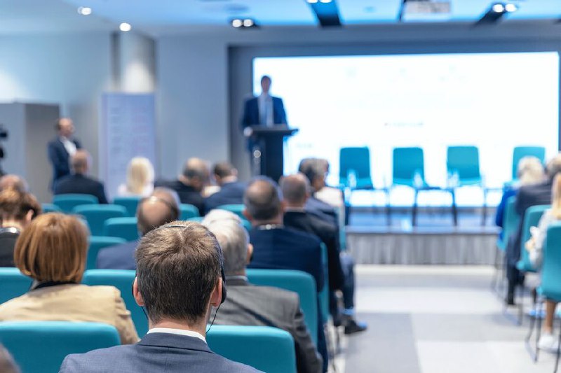 Учёные из AIRI и «Сбера» представили 17 исследований на конференции NeurIPS 2024 — одной из крупнейших мировых площадок по искусственному интеллекту
NeurIPS – это мероприятие, посвященное исследования... | Сетка — социальная сеть от hh.ru