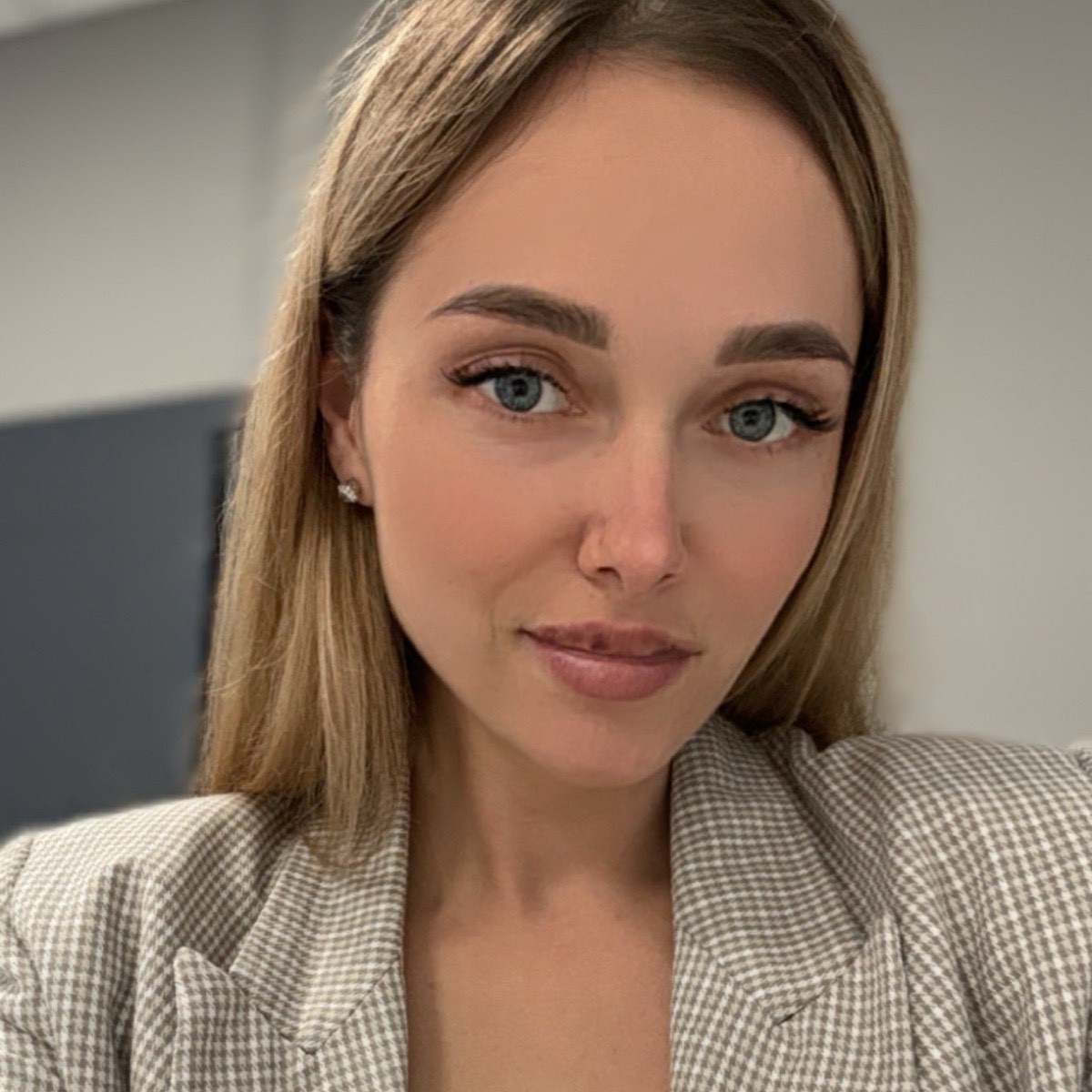 Анна Иванова