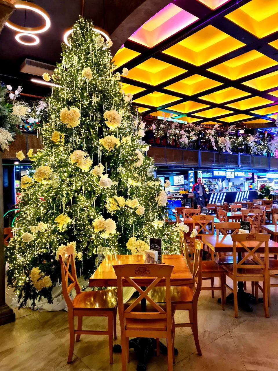 🎄Центральный рынок на Рождественском бульваре украсили к Новому году
Присылайте свои фотографии красивых мест Москвы в комментарии❤️
📸Фото: Ирина Ишевских
📲Подпишитесь на Вдвижении | Сетка — социальная сеть от hh.ru