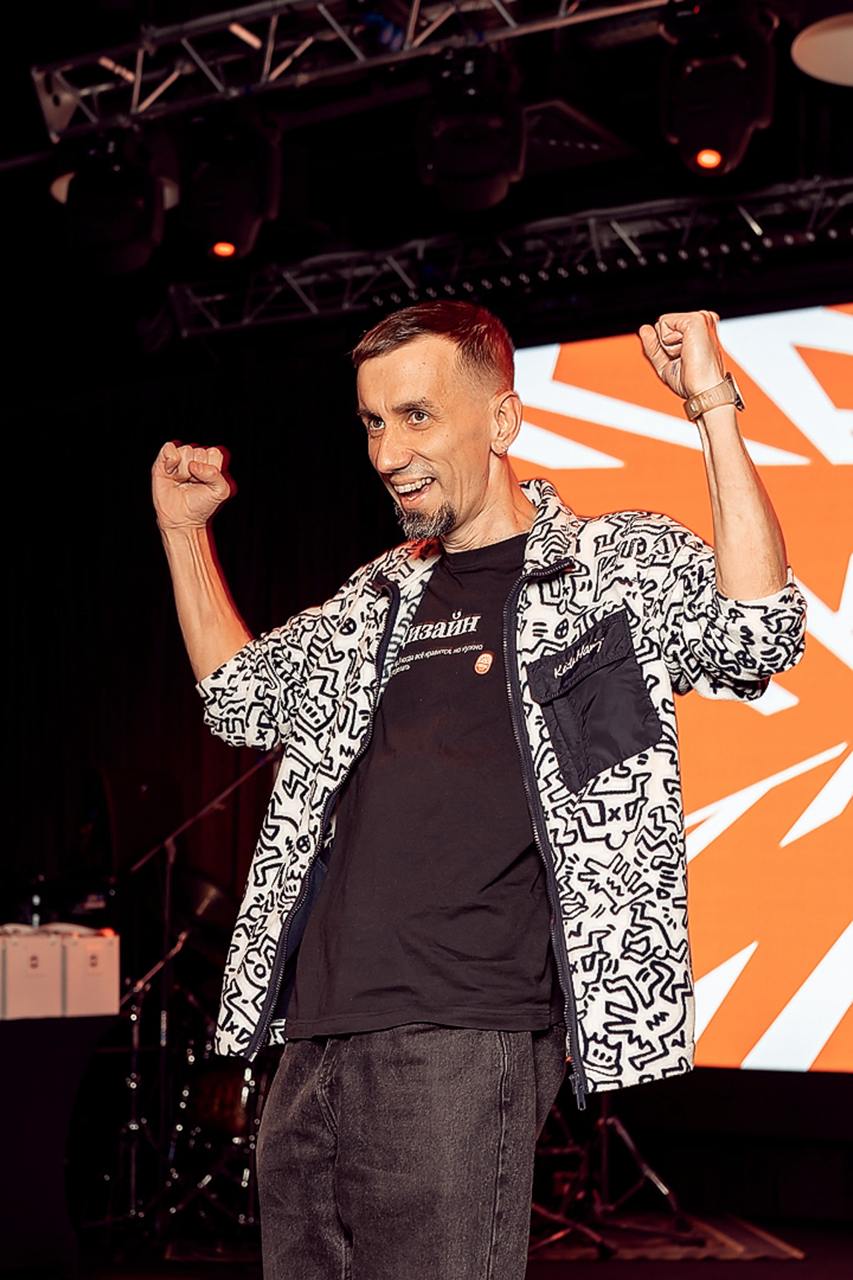 В ноябре, в ноябре, 8 дней провёл в Москве
Посетил 4 церемонии, побывал с обеих сторон вручения наград, встретился со старыми друзьями, сгонял в гости к Бете и в Далее, занетворкался, получил порцию к... | Сетка — социальная сеть от hh.ru