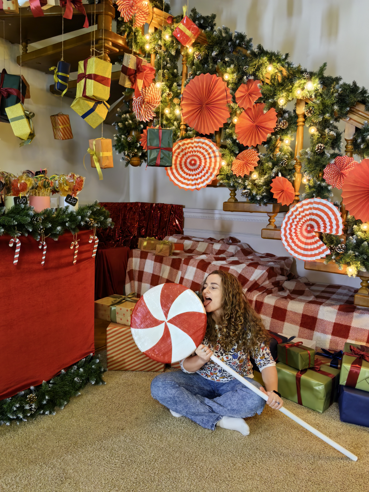 Ну что, итоги года заказывали? Нет? А это подарок вам с воооон того столика 🎁
Короче, прочитала я тут, что подводить итоги - это гуд | Сетка — социальная сеть от hh.ru