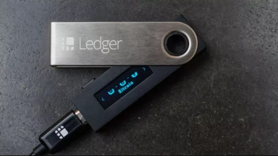 Пользователь Ledger потерял биткоины и NFT на $2,5 млн | Сетка — социальная сеть от hh.ru