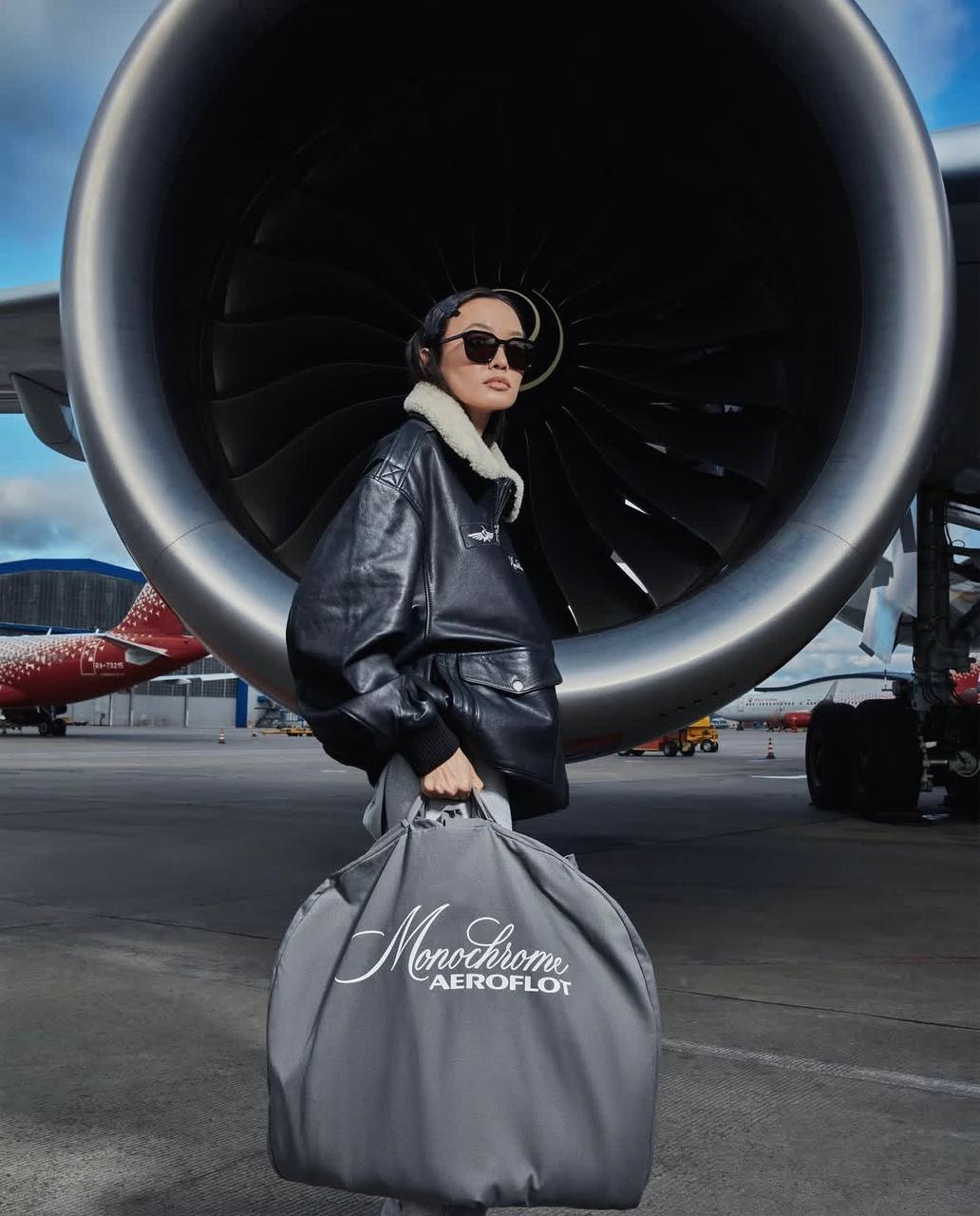 Коллаборация
MONOCHROME x AEROFLOT
Стиль. | Сетка — социальная сеть от hh.ru