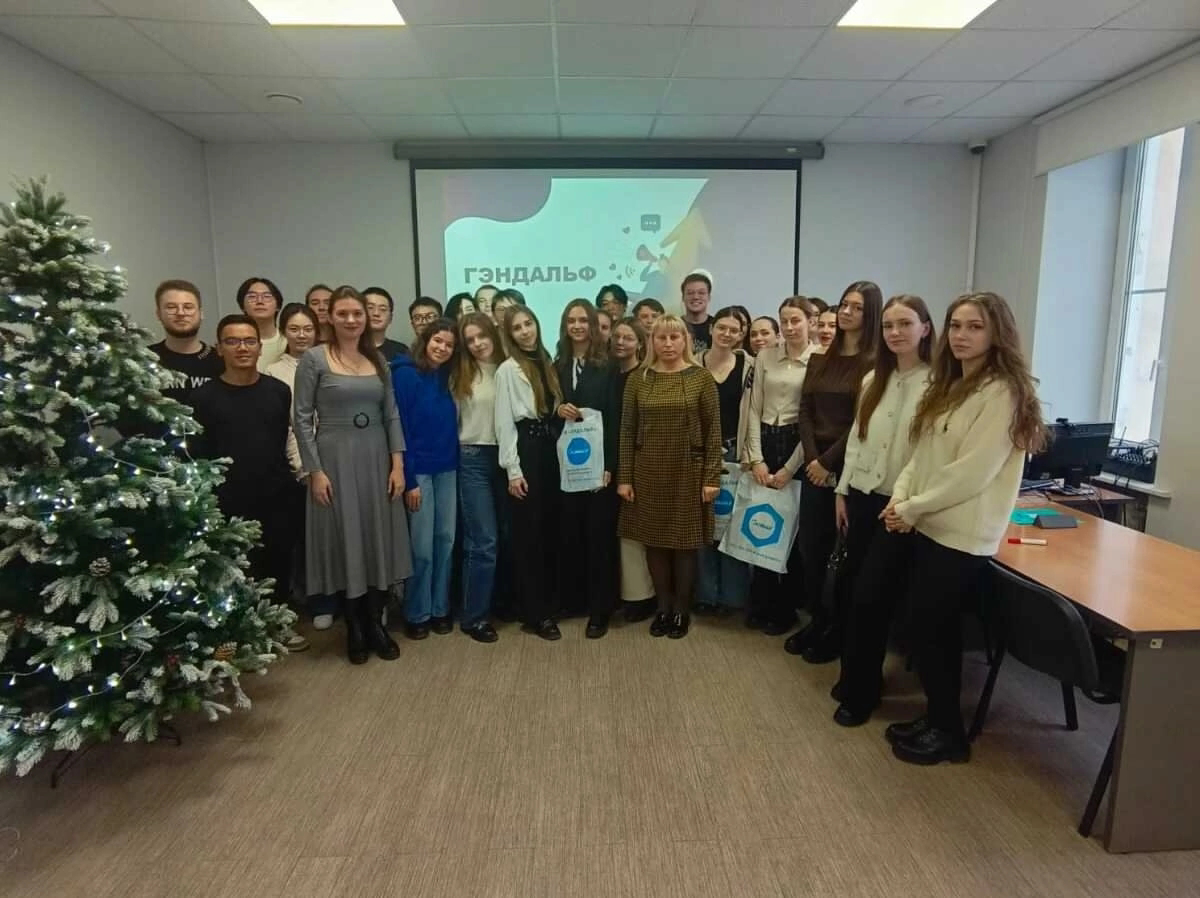 🎓 Вчера у нас в гостях были студенты 4 курса Факультета управления ЮФУ!
Ребята с направления "Менеджмент" приняли участие в мастер-классе от сотрудников Департамента персонала и карьеры | Сетка — социальная сеть от hh.ru