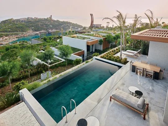 Maxx Royal Bodrum: новая роскошная жемчужина турецкой Ривьеры 🏖
Сеть Maxx Royal представила долгожданный третий отель в Турции, на этот раз в престижном Бодруме | Сетка — социальная сеть от hh.ru