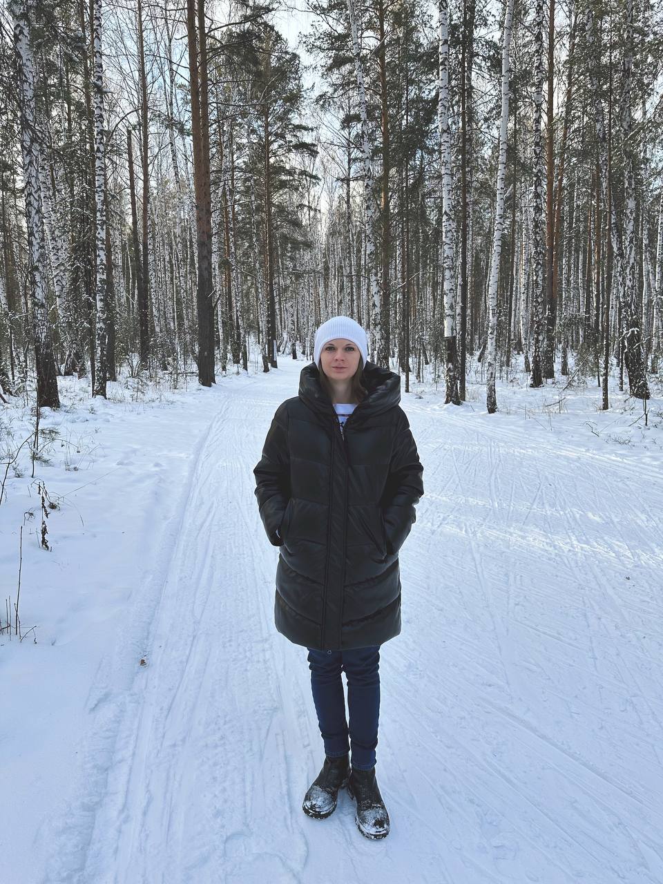 Сегодня открыли новую локацию для прогулок, 6 км по зимнему лесу натоптали🌲 пару раз почти заблудились, устали, но остались очень довольны своим походом 💪 а завершили день в красивом заведении под вку... | Сетка — социальная сеть от hh.ru