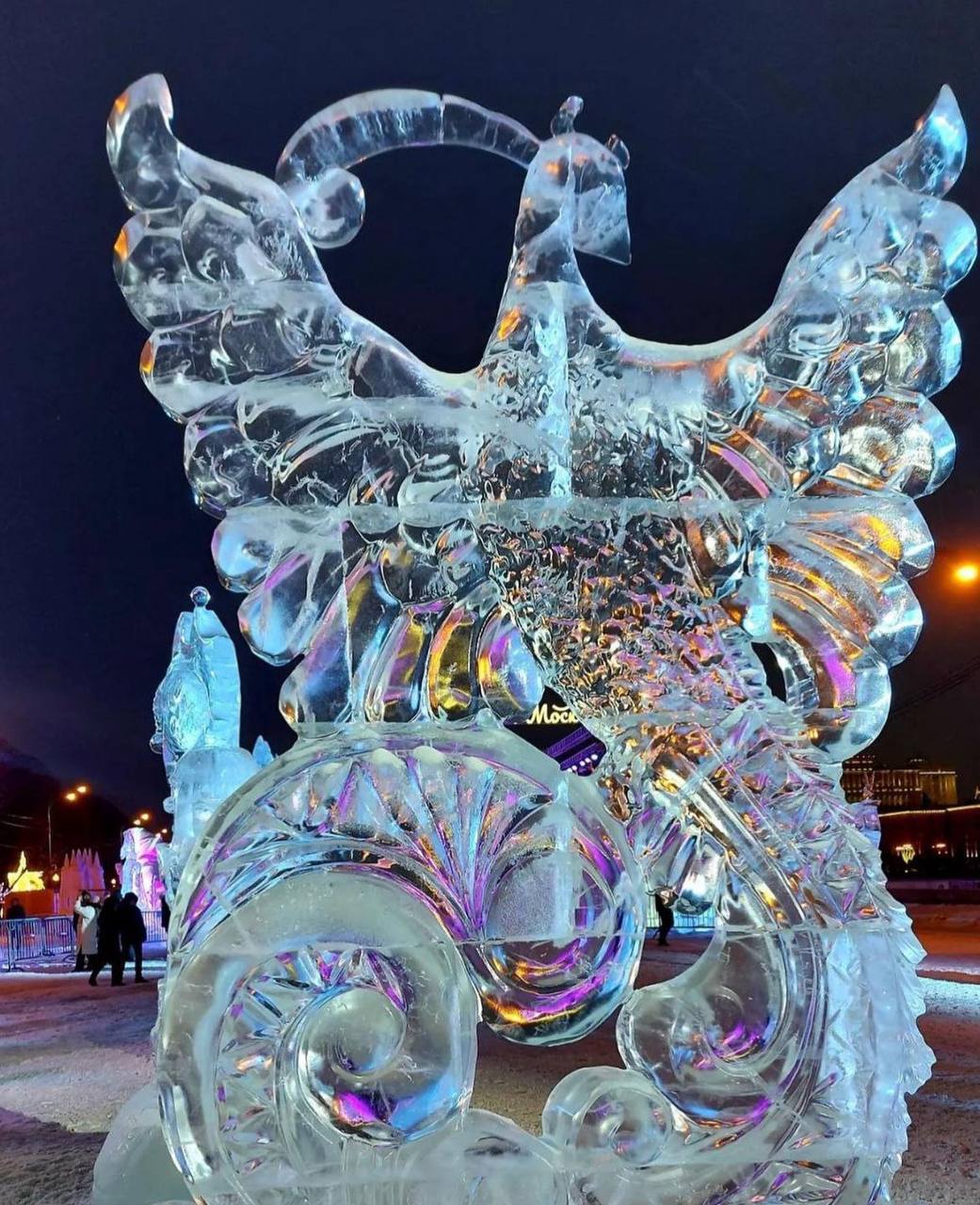 🧊Фестиваль «Снег и лед», посвященный современной сказке пройдет в Москве
С 25 декабря по 20 января
В популярных городских местах появятся ледяные скульптуры, посвященные символам российской культуры
У... | Сетка — социальная сеть от hh.ru