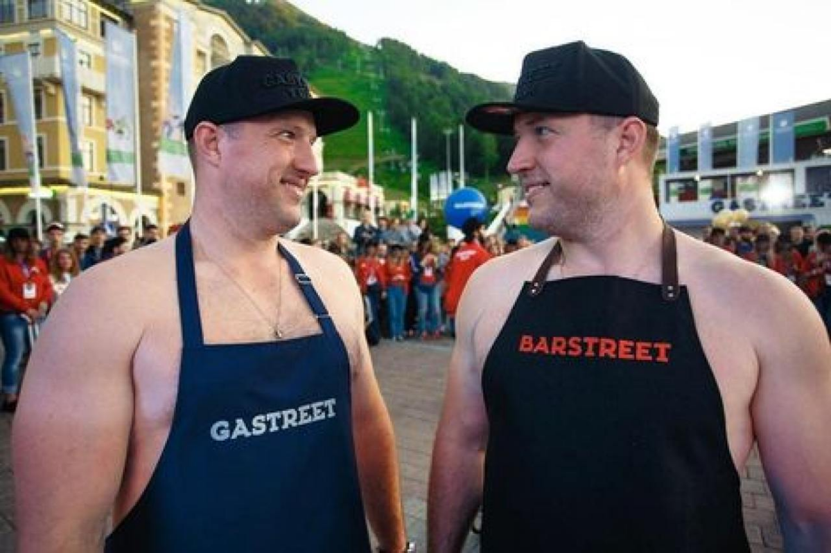 #мерч для мероприятия GASTREET 
 
#кейс  необходимо было разработать мерч для гостей и участников масштабного кулинарного мероприятия GASTREET в Сочи 
 
#результаты более 20 ти позиций ассортимента бы... | Сетка — социальная сеть от hh.ru
