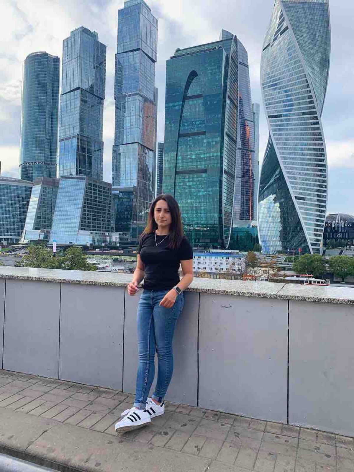 Ануш Мхитарян